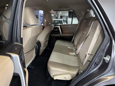 2017 Toyota 4Runner SR5 4DR SUV   - Photo 20 - Hamilton, OH 45015