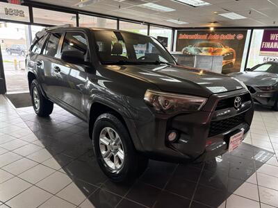 2017 Toyota 4Runner SR5 4DR SUV   - Photo 4 - Hamilton, OH 45015