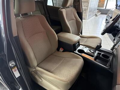 2017 Toyota 4Runner SR5 4DR SUV   - Photo 27 - Hamilton, OH 45015