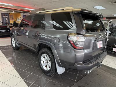 2017 Toyota 4Runner SR5 4DR SUV   - Photo 8 - Hamilton, OH 45015