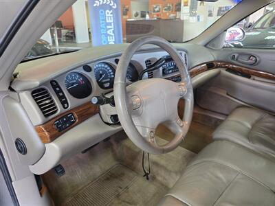 2002 Buick LeSabre Custom 4DR SEDAN   - Photo 8 - Hamilton, OH 45015