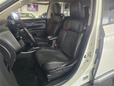 2019 Mitsubishi Outlander SE 4DR SUV AWD   - Photo 9 - Hamilton, OH 45015