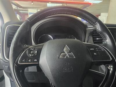 2019 Mitsubishi Outlander SE 4DR SUV AWD   - Photo 22 - Hamilton, OH 45015