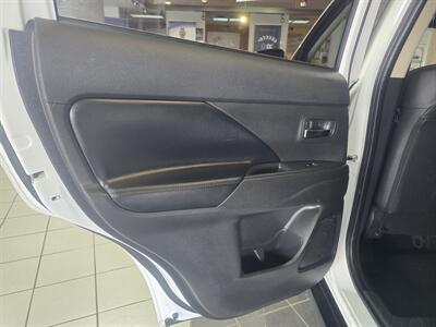 2019 Mitsubishi Outlander SE 4DR SUV AWD   - Photo 10 - Hamilton, OH 45015