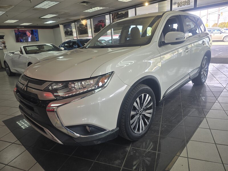 2019 Mitsubishi Outlander SE 4DR SUV AWD   - Photo 1 - Hamilton, OH 45015