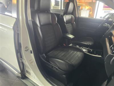 2019 Mitsubishi Outlander SE 4DR SUV AWD   - Photo 15 - Hamilton, OH 45015