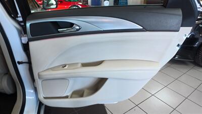 2020 Lincoln MKZ/Zephyr Standard 4DR SEDAN   - Photo 27 - Hamilton, OH 45015