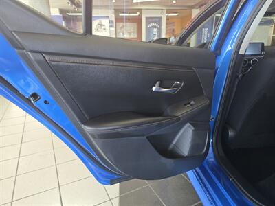 2025 Nissan Sentra SR   - Photo 10 - Hamilton, OH 45015
