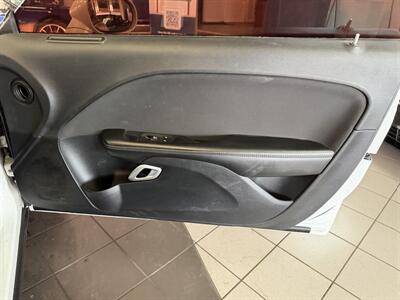 2016 Dodge Challenger SXT - Photo 22 - Hamilton, OH 45015