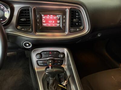 2016 Dodge Challenger SXT - Photo 15 - Hamilton, OH 45015