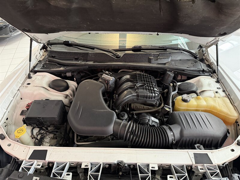 2016 Dodge Challenger SXT - Photo 26 - Hamilton, OH 45015
