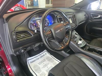 2016 Chrysler 200 Series S   - Photo 6 - Hamilton, OH 45015