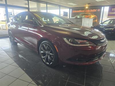 2016 Chrysler 200 Series S   - Photo 3 - Hamilton, OH 45015