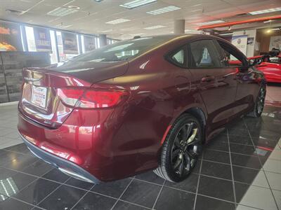 2016 Chrysler 200 Series S   - Photo 4 - Hamilton, OH 45015