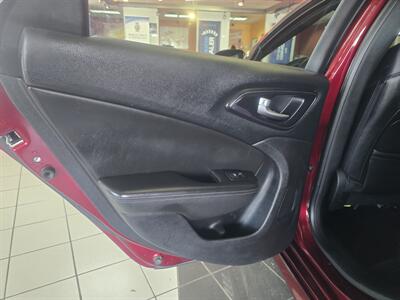 2016 Chrysler 200 Series S   - Photo 8 - Hamilton, OH 45015