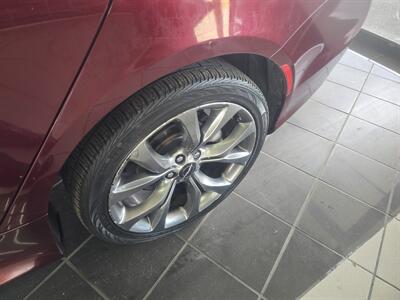 2016 Chrysler 200 Series S   - Photo 21 - Hamilton, OH 45015