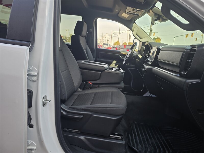 2026 Chevrolet Silverado 2500 HD LT 4DR CREW 4X4/V8 - Photo 17 - Hamilton, OH 45015