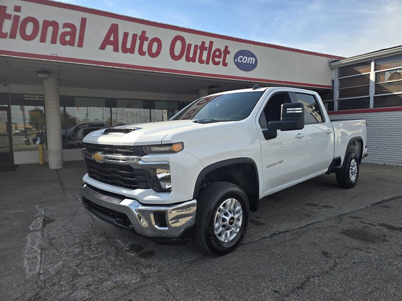 2026 Chevrolet Silverado 2500 HD LT 4DR CREW 4X4/V8  