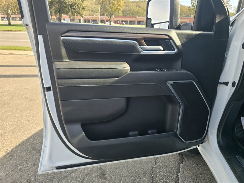 2026 Chevrolet Silverado 2500 HD LT 4DR CREW 4X4/V8 - Photo 7 - Hamilton, OH 45015