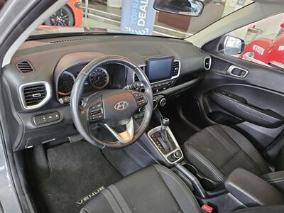 2022 Hyundai VENUE SEL 4DR CROSSOVER   - Photo 11 - Hamilton, OH 45015