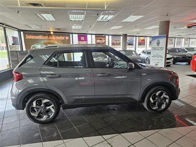 2022 Hyundai VENUE SEL 4DR CROSSOVER   - Photo 5 - Hamilton, OH 45015