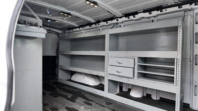 2022 Chevrolet Express 2500 3DR EXTENDED CARGO VAN /V6   - Photo 25 - Hamilton, OH 45015