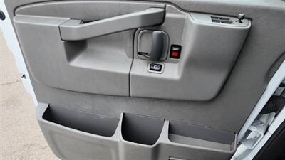 2022 Chevrolet Express 2500 3DR EXTENDED CARGO VAN /V6   - Photo 16 - Hamilton, OH 45015