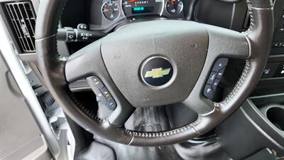 2022 Chevrolet Express 2500 3DR EXTENDED CARGO VAN /V6   - Photo 13 - Hamilton, OH 45015