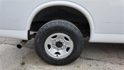 2022 Chevrolet Express 2500 3DR EXTENDED CARGO VAN /V6   - Photo 26 - Hamilton, OH 45015