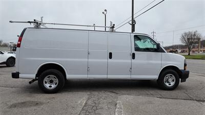 2022 Chevrolet Express 2500 3DR EXTENDED CARGO VAN /V6   - Photo 4 - Hamilton, OH 45015