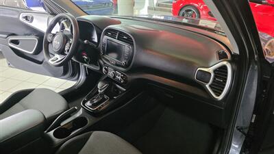 2023 Kia Soul LX 4DR CROSSOVER   - Photo 25 - Hamilton, OH 45015