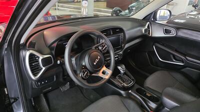 2023 Kia Soul LX 4DR CROSSOVER   - Photo 11 - Hamilton, OH 45015