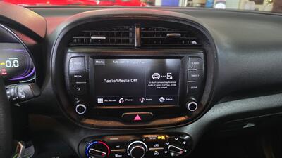 2023 Kia Soul LX 4DR CROSSOVER   - Photo 15 - Hamilton, OH 45015