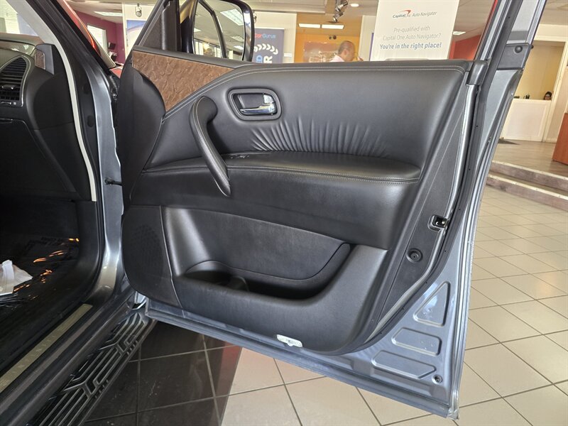 2017 INFINITI QX80 Base 4DR SUV - Photo 14 - Hamilton, OH 45015