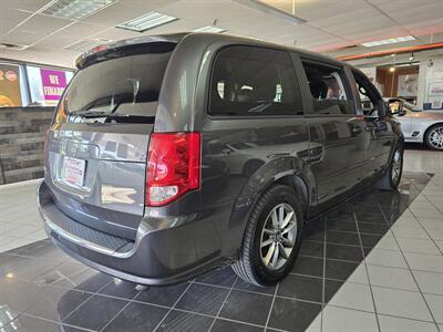 2017 Dodge Grand Caravan SE Plus 4DR MINI-VAN   - Photo 4 - Hamilton, OH 45015