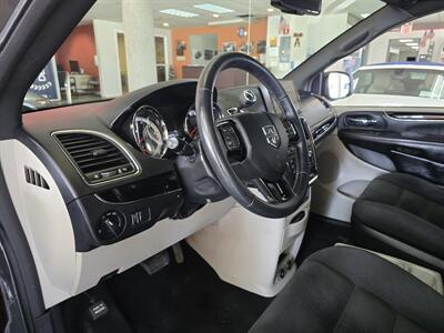 2017 Dodge Grand Caravan SE Plus 4DR MINI-VAN   - Photo 7 - Hamilton, OH 45015