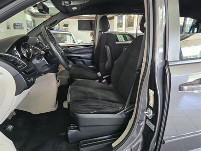 2017 Dodge Grand Caravan SE Plus 4DR MINI-VAN   - Photo 8 - Hamilton, OH 45015