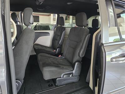 2017 Dodge Grand Caravan SE Plus 4DR MINI-VAN   - Photo 9 - Hamilton, OH 45015