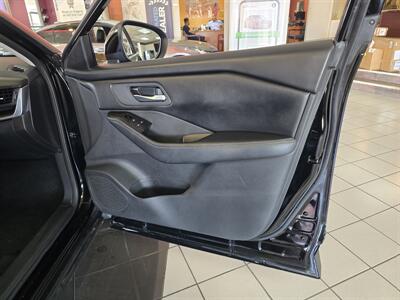 2025 Nissan Rogue SV 4DR SUV   - Photo 12 - Hamilton, OH 45015