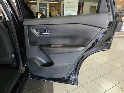 2025 Nissan Rogue SV 4DR SUV   - Photo 15 - Hamilton, OH 45015