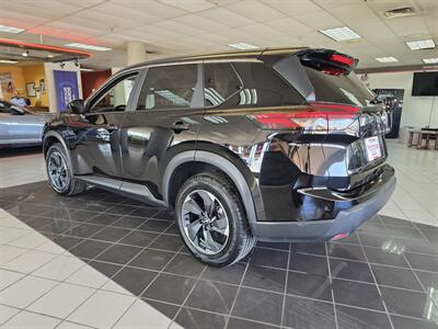 2025 Nissan Rogue SV 4DR SUV   - Photo 6 - Hamilton, OH 45015