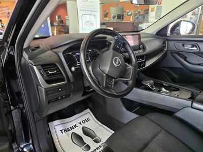 2025 Nissan Rogue SV 4DR SUV   - Photo 8 - Hamilton, OH 45015