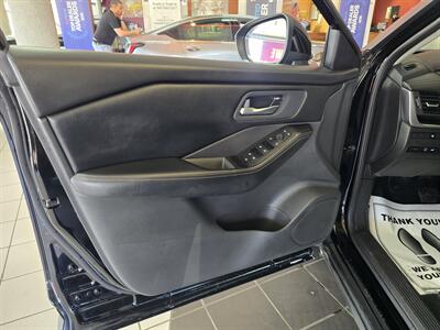 2025 Nissan Rogue SV 4DR SUV   - Photo 7 - Hamilton, OH 45015