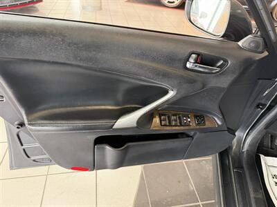 2009 Lexus IS   - Photo 20 - Hamilton, OH 45015