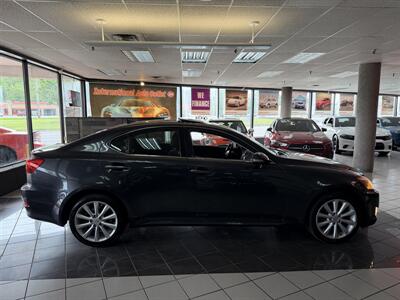 2009 Lexus IS   - Photo 5 - Hamilton, OH 45015