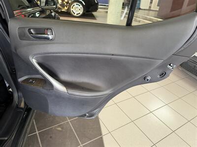 2009 Lexus IS   - Photo 25 - Hamilton, OH 45015