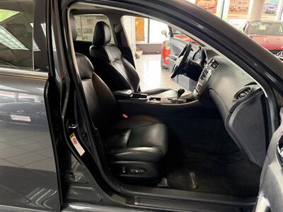 2009 Lexus IS   - Photo 26 - Hamilton, OH 45015