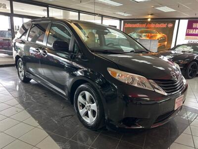 2011 Toyota Sienna LE 8-Passenger 4DR MINI-VAN   - Photo 4 - Hamilton, OH 45015