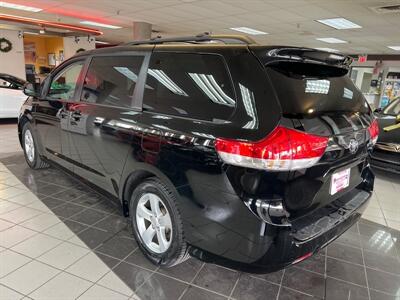 2011 Toyota Sienna LE 8-Passenger 4DR MINI-VAN   - Photo 8 - Hamilton, OH 45015