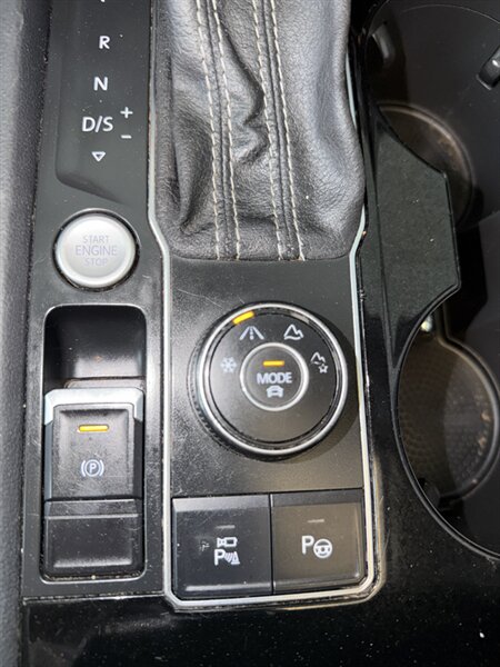 2022 Volkswagen Atlas V6 SEL Premium R-Line 4Motion 4DR SUV AWD - Photo 19 - Hamilton, OH 45015